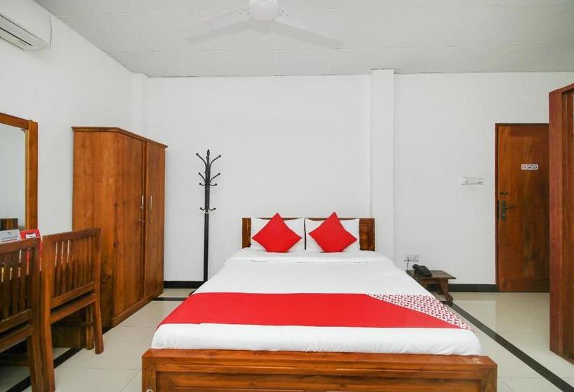 Отель Grand Rovinka