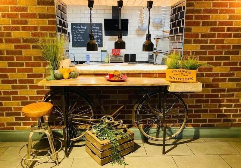 فندق Hockley House