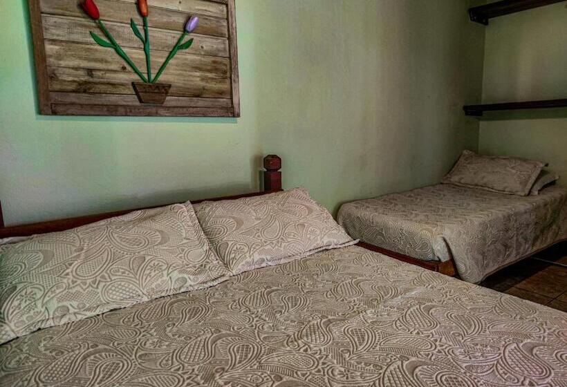 בית מלון כפרי Pousada Ilhabelasuites