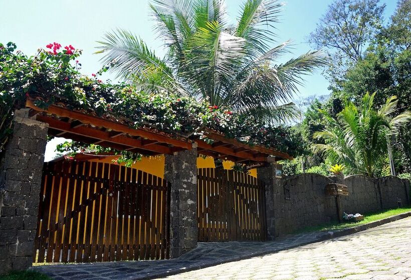 בית מלון כפרי Pousada Ilhabelasuites