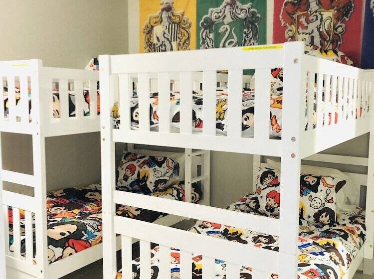 Lovely 1 Bedroom Condo With Pool