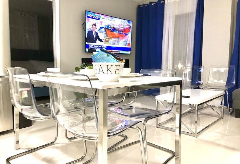 Lovely 1 Bedroom Condo With Pool