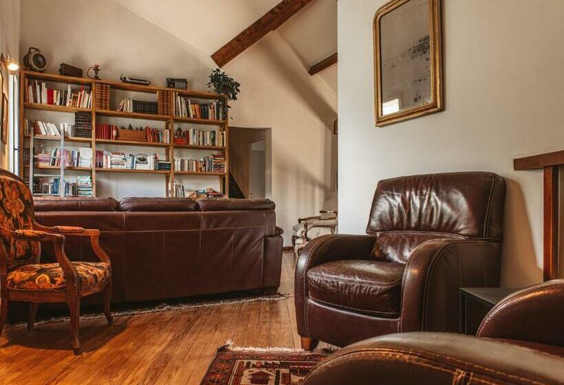 הוסטל La Petite Auberge De Virginie