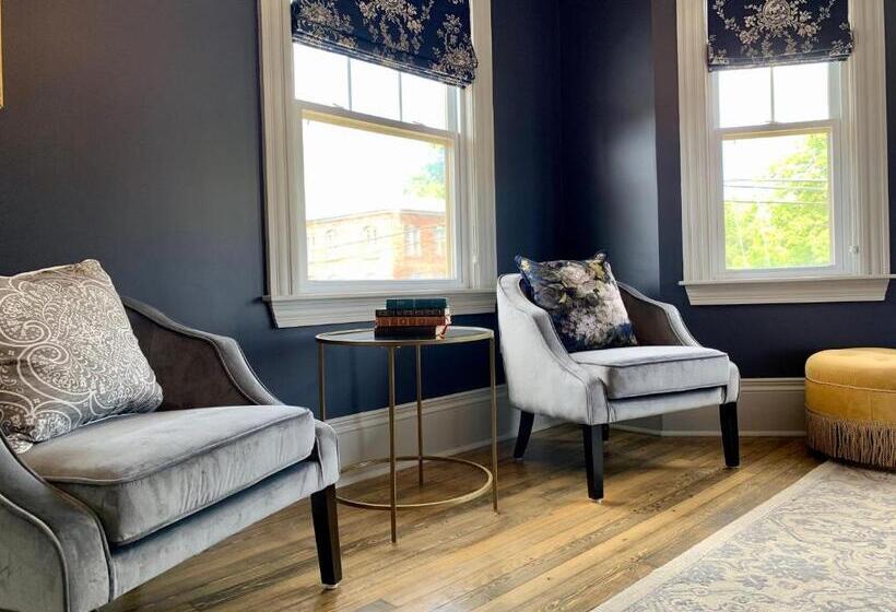 فندق صغير Slaymaker & Nichols Gastro House & Inn