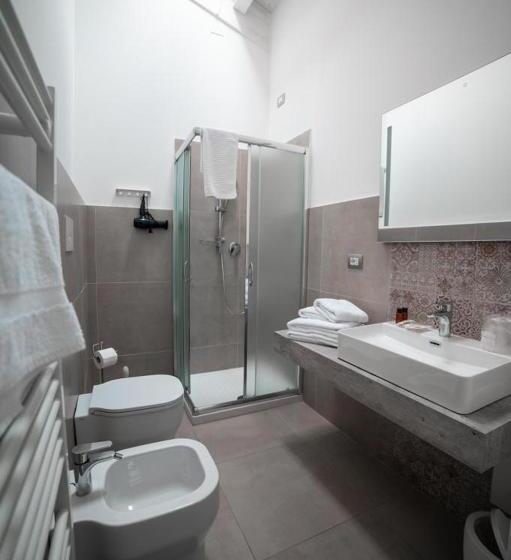 هتل Agriturismo Il Colle Dei Lecci