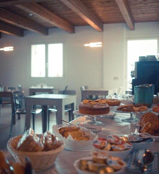 هتل Agriturismo Il Colle Dei Lecci