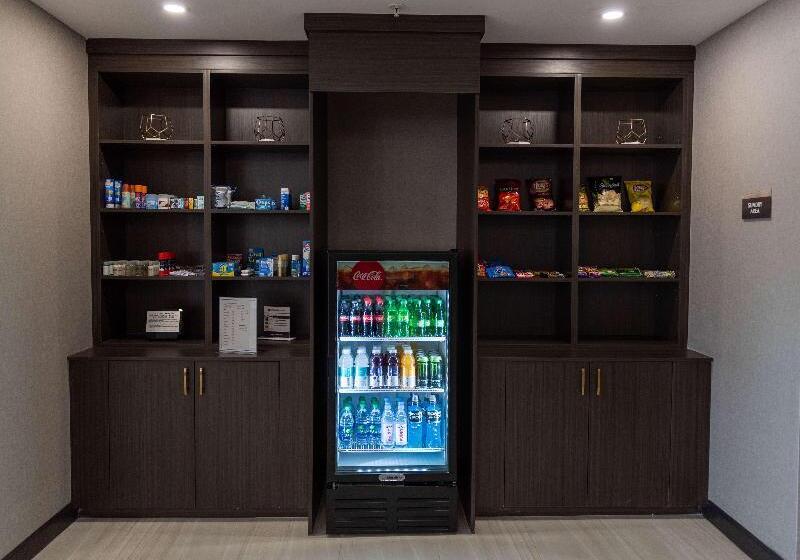 בית מלון כפרי Best Western Premier Executive Residency Medicine Hat