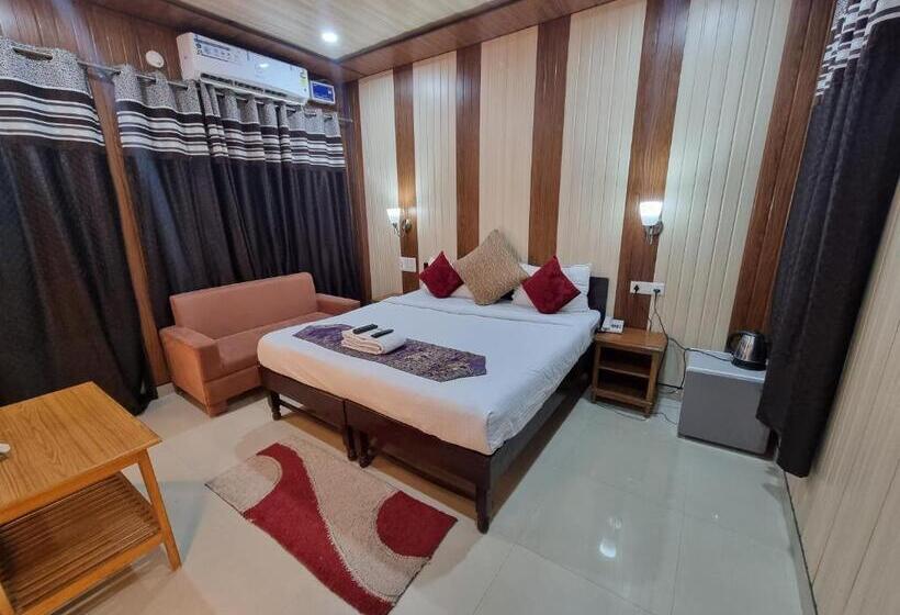 בית מלון כפרי Bundeli Farm Resort & Banquet Orchha