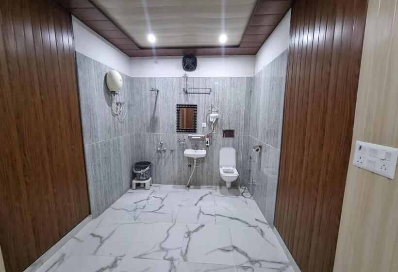 בית מלון כפרי Bundeli Farm Resort & Banquet Orchha