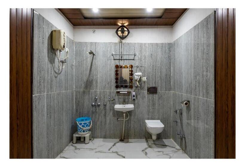 فندق Bundeli Farm Resort & Banquet Orchha