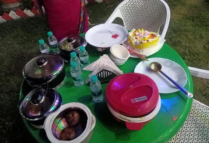 בית מלון כפרי Bundeli Farm Resort & Banquet Orchha