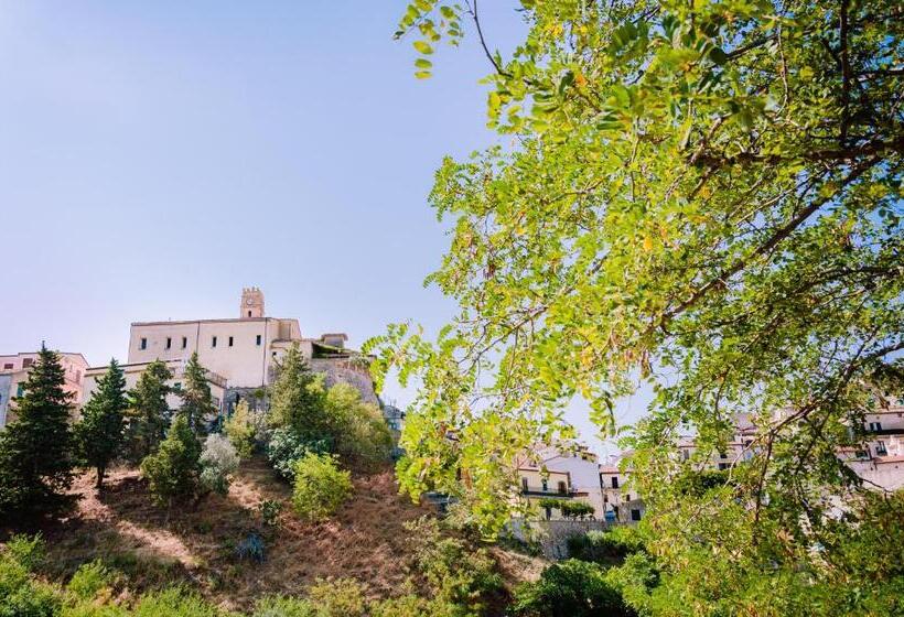 בית מלון כפרי Ci Thorno