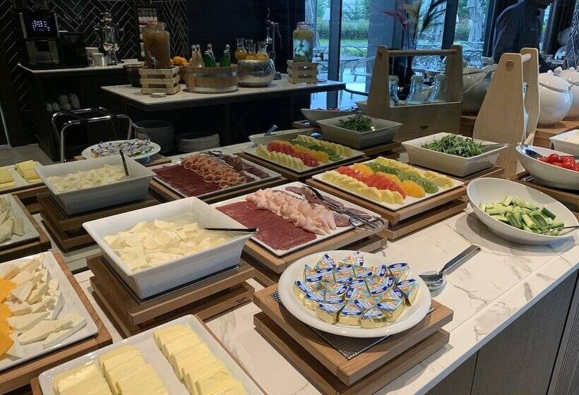 هتل Four Points By Sheraton Prishtina City