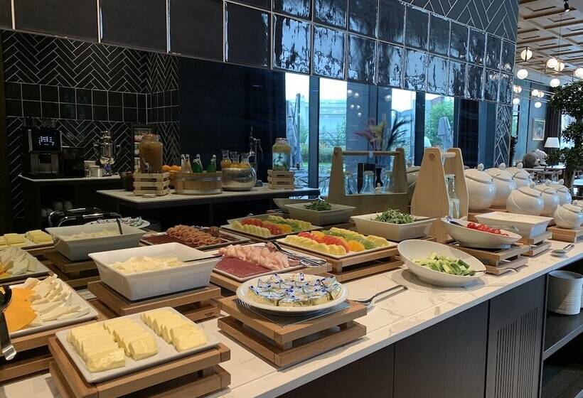 هتل Four Points By Sheraton Prishtina City