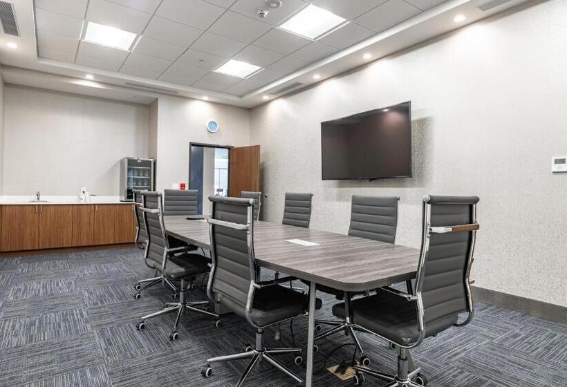 בית מלון כפרי Holiday Inn Express & Suites   Moundsville, An Ihg