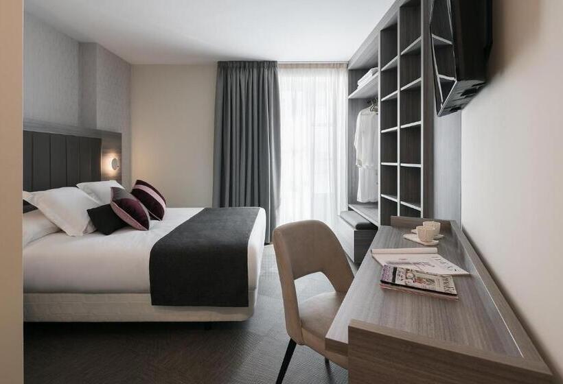 فندق Hostal Pórtico