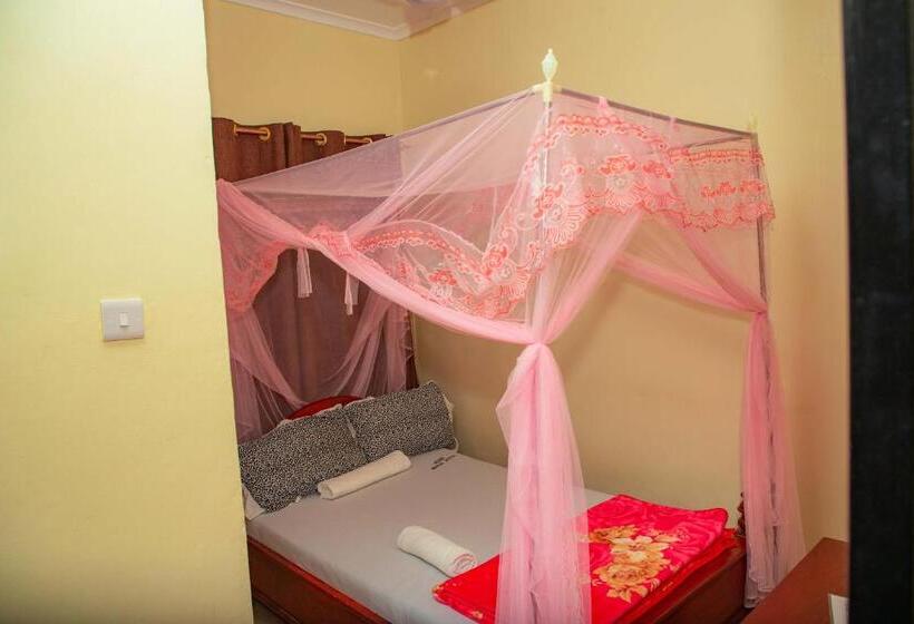 ホテル Kilimanjaro White House