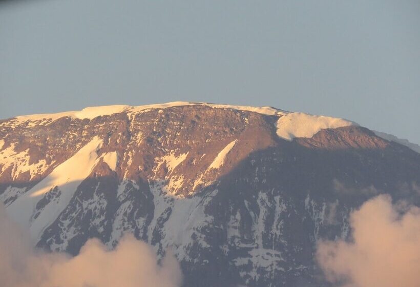 ホテル Kilimanjaro White House