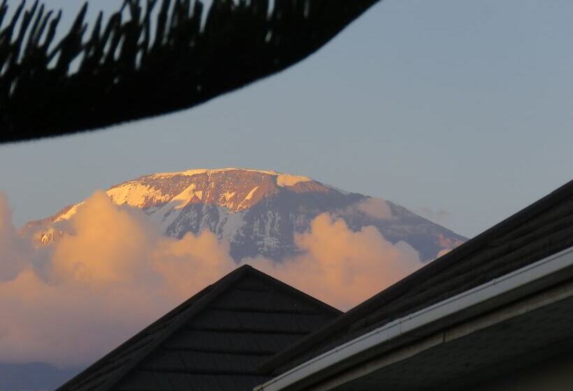ホテル Kilimanjaro White House