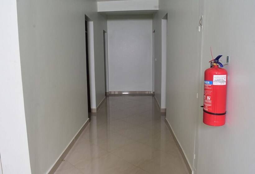 ホテル Kilimanjaro White House