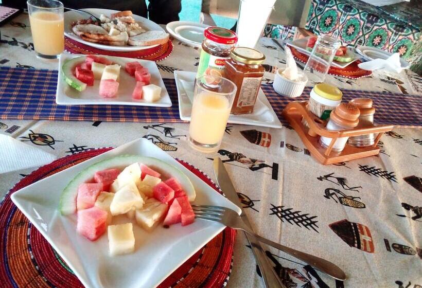 ホテル Kilimanjaro White House