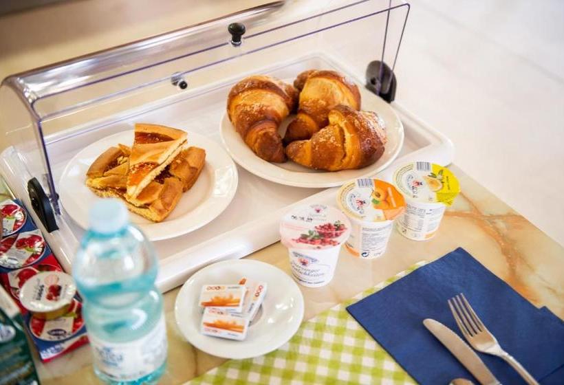 בית מלון כפרי Ostello Settecolli Sport