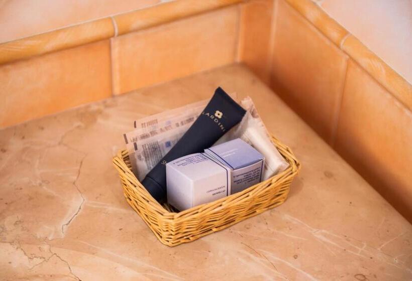 בית מלון כפרי Ostello Settecolli Sport