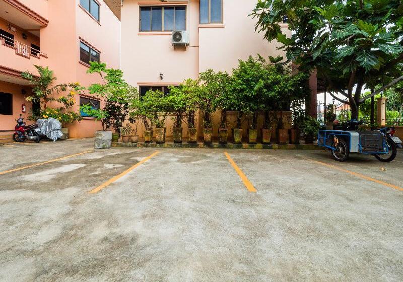 호텔 Oyo 1087 Udom Khomkham Apartment