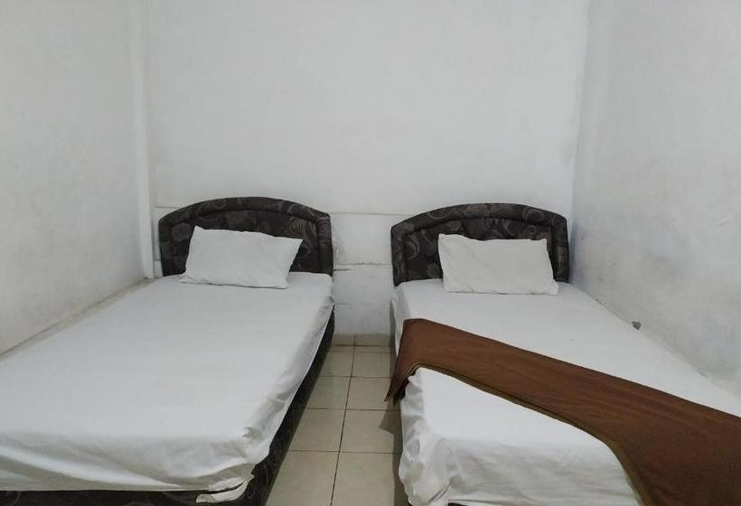 בית מלון כפרי Oyo 3329  Mulya Jaya