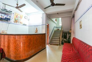 هتل Oyo 73188 Seven Ji Guest House