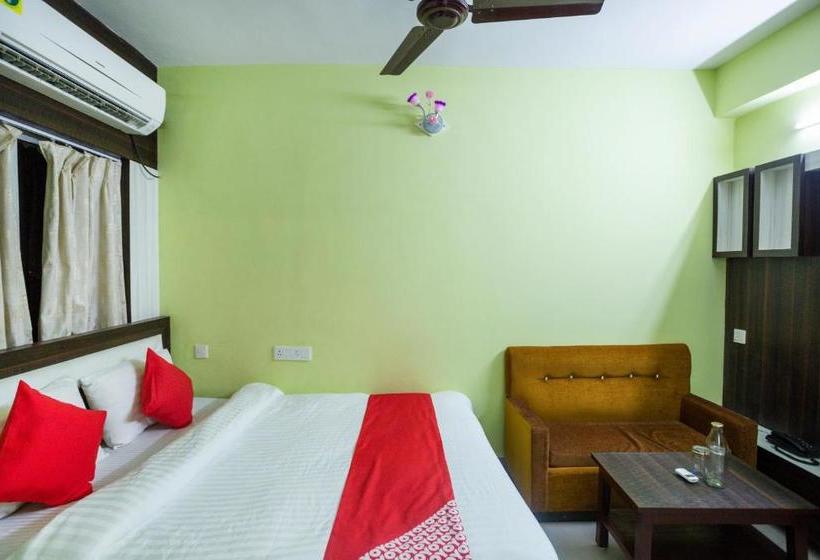 호텔 Oyo Flagship 64038  Gloria Mandarmoni Beach Rd