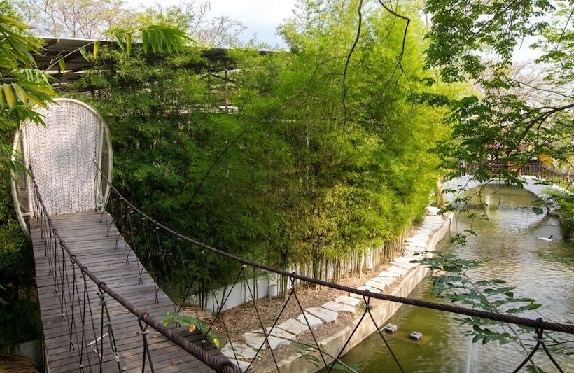 فندق Resort Huangchui Baan Phu Khao