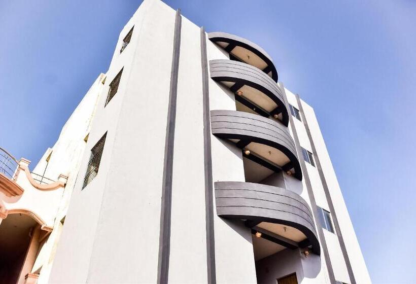 فندق Spot On City Tower Inn