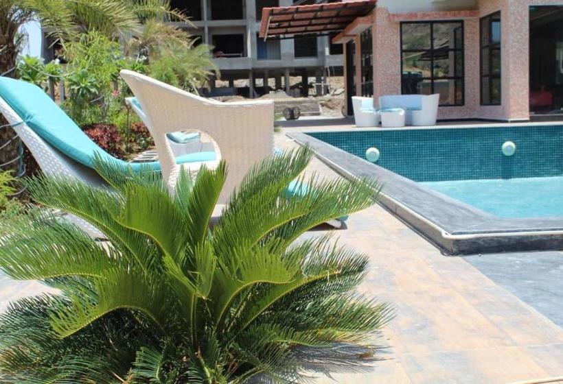 בית מלון כפרי Strawberry Hills Saputara