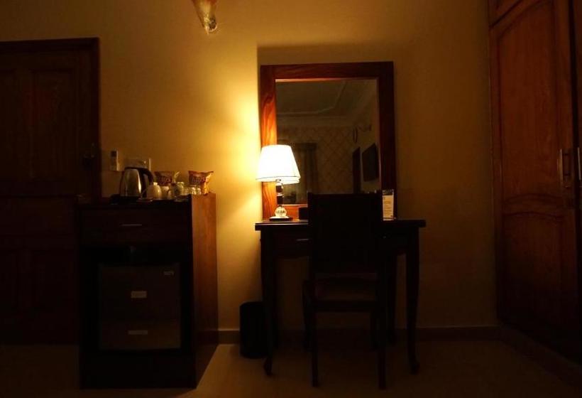 هتل World Inn By Wi