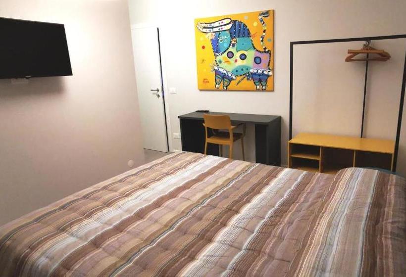 ペンション Casa Dora