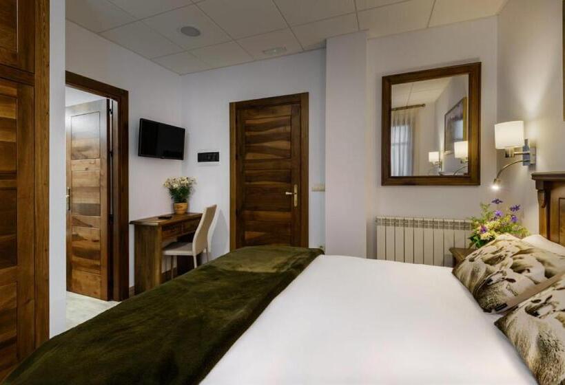 פנסיון Hostal Bosque De Gamueta