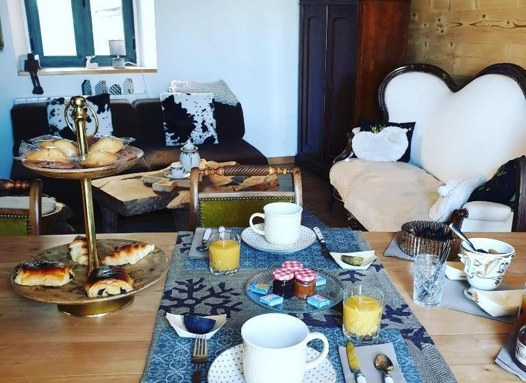 פנסיון La Petite Chapelle