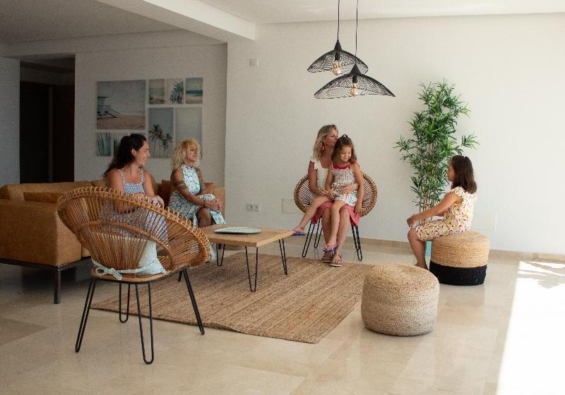 Apartamentos Playa Moreia