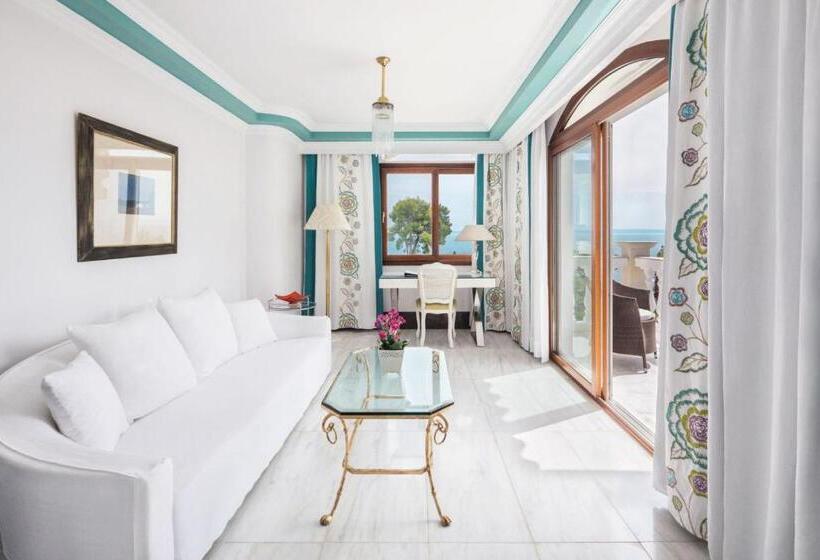 منتجع The Danai