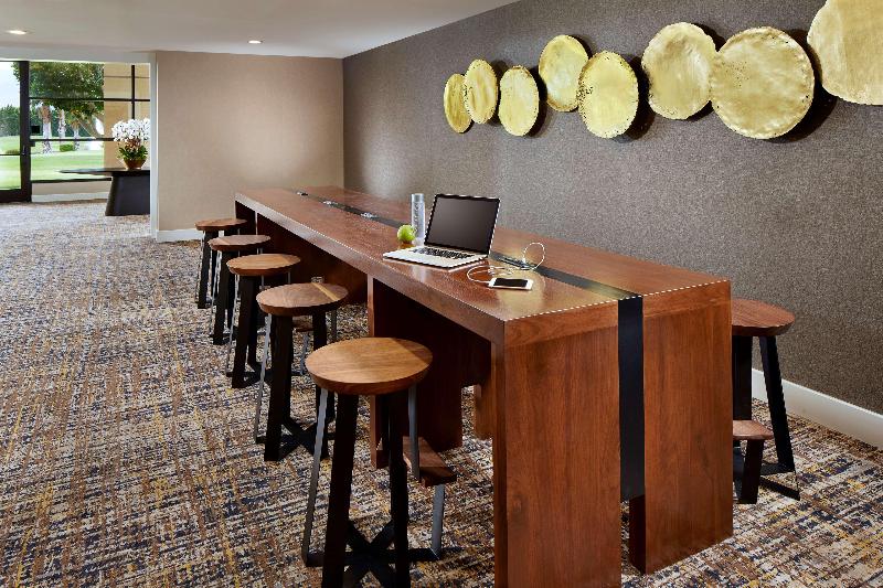 Doubletree By Hilton Hotel Golf Resort Palm Springs
