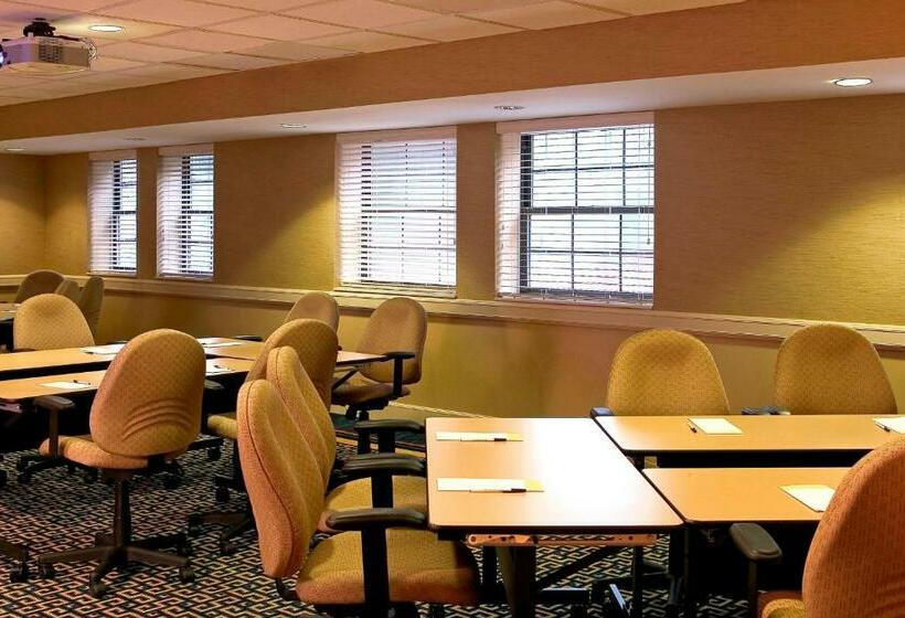 Four Points By Sheraton Wakefield Boston Hotel & Conference Center