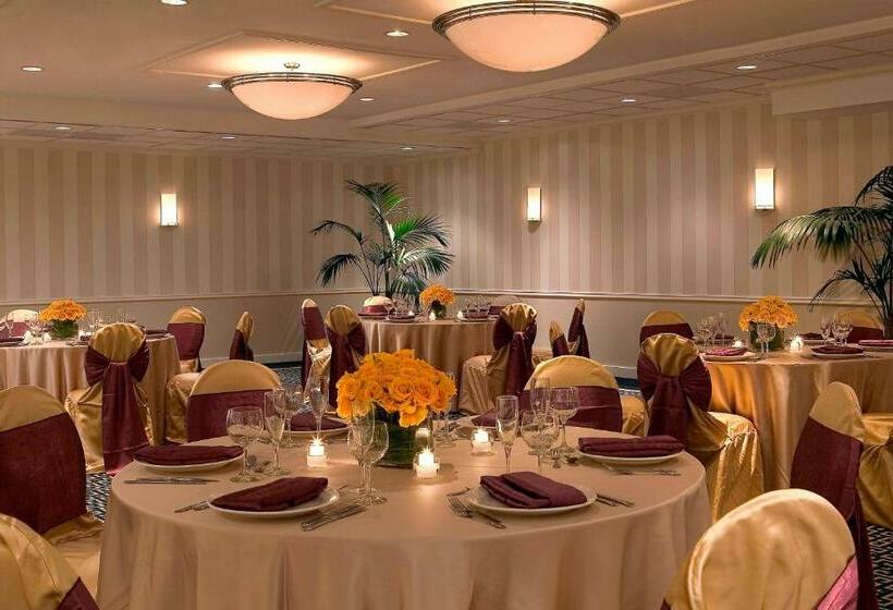 Four Points By Sheraton Wakefield Boston Hotel & Conference Center