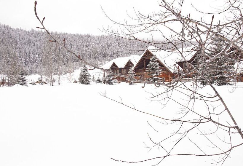 Glacier House Hotel & Resort