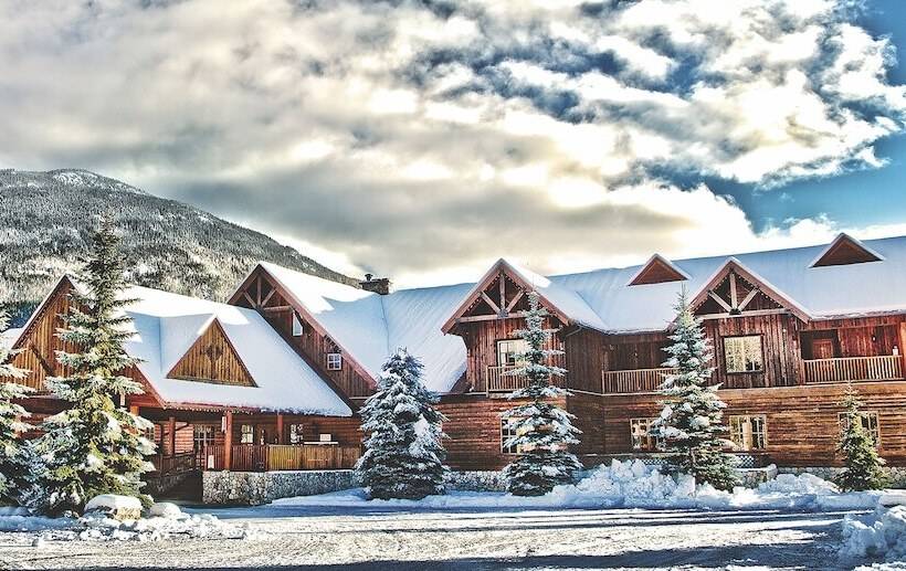 Glacier House Hotel & Resort