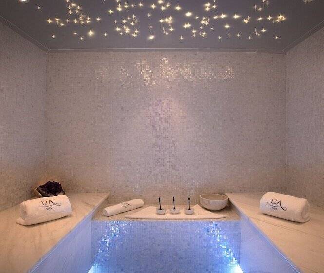 Twelve Apostles Hotel & Spa