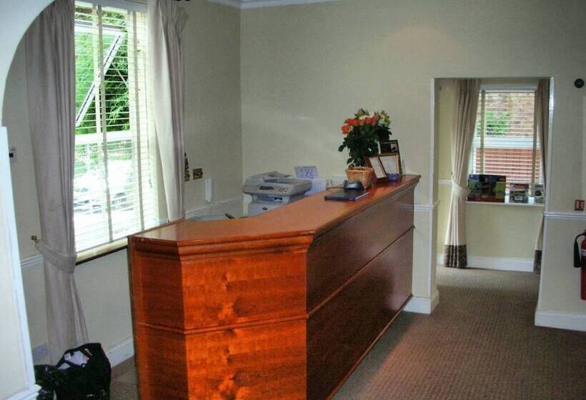 ホテル Abbey Lodge