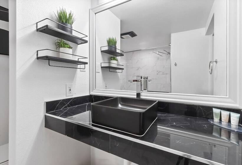 فندق Ascot Suites Morro Bay