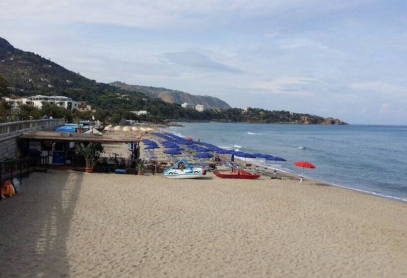 ホテル Astro Suite