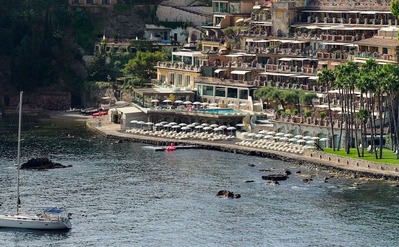 בית מלון כפרי Atlantis Bay  Vretreats